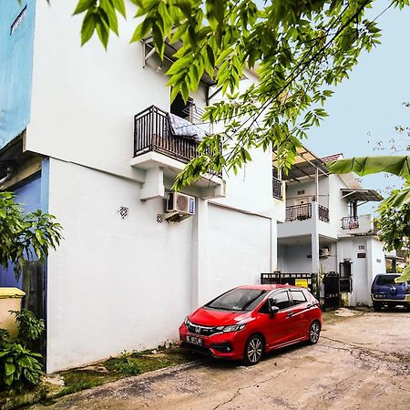 Oyo Life 92046 Garuda Residence Palembang Exterior foto