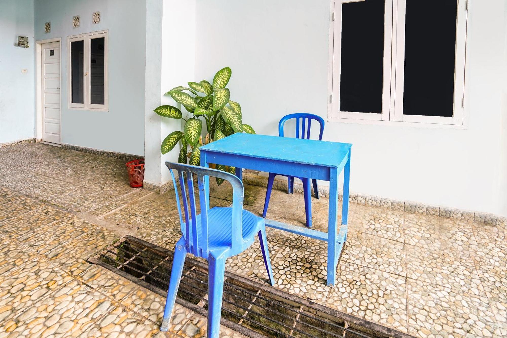 Oyo Life 92046 Garuda Residence Palembang Exterior foto