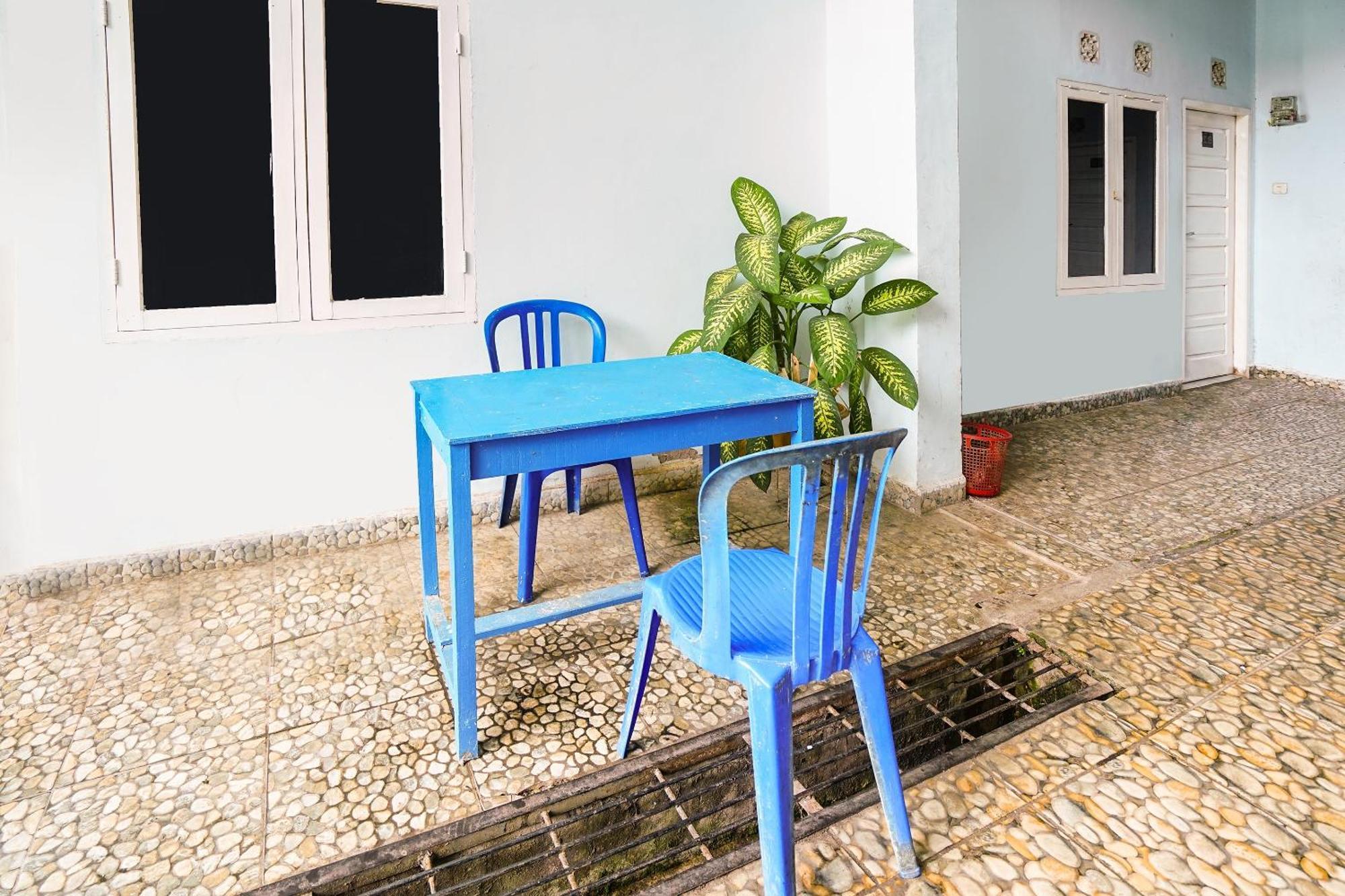 Oyo Life 92046 Garuda Residence Palembang Exterior foto